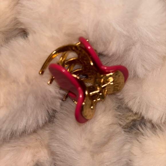 2.5 inch LV Louis Vuitton Fuchsia Hot Pink Gold Logo Butterfly Hair Clip - Picture 3 of 6